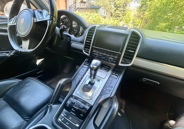 Porsche Cayenne cena 82000 przebieg: 177300, rok produkcji 2010 z Warszawa małe 106